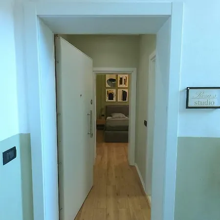 Roza's Center Διαμέρισμα Τίρανα