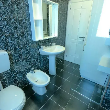 Roza's Center Διαμέρισμα Τίρανα