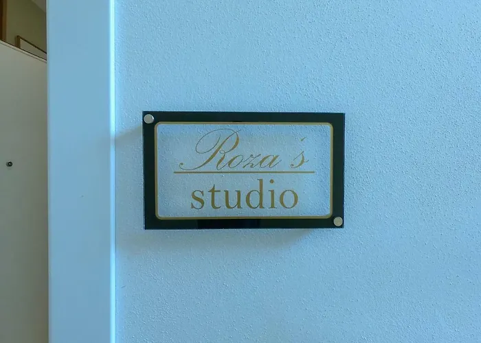 Roza's Center ティラナ